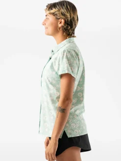 Hot Low Tide Women Short Sleeves